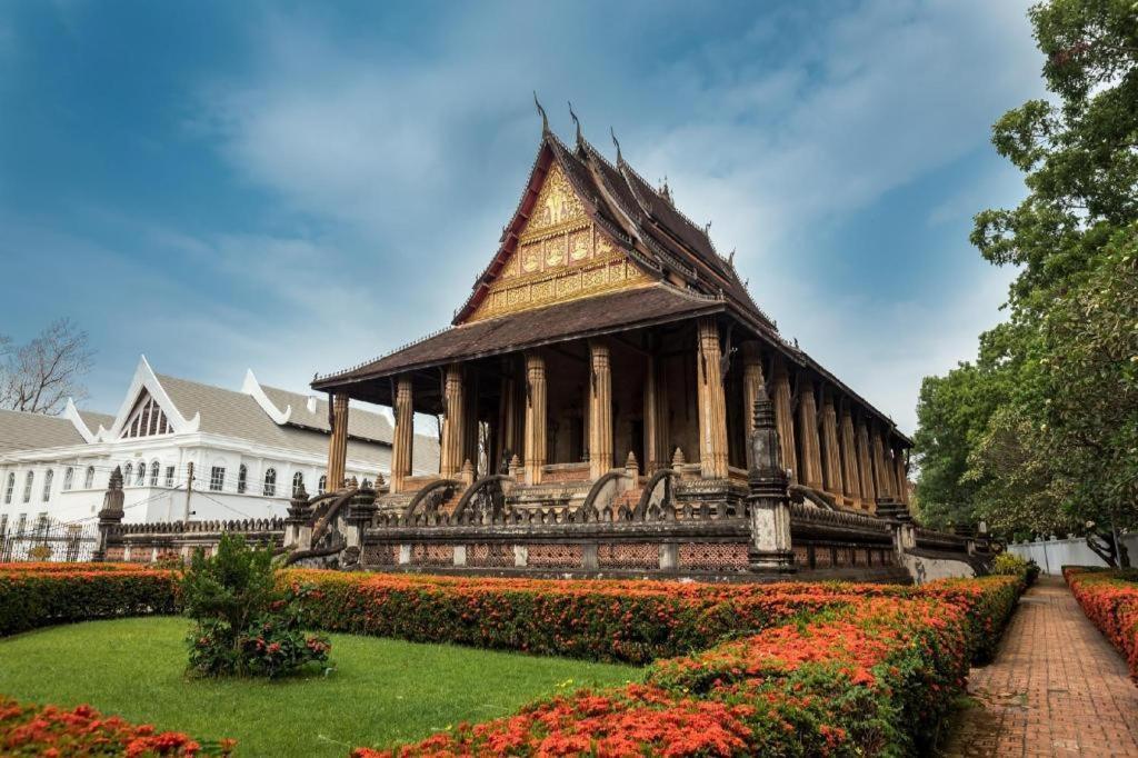Grand Szechuan Hotel Vientiane Exterior photo