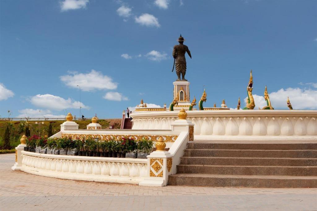 Grand Szechuan Hotel Vientiane Exterior photo